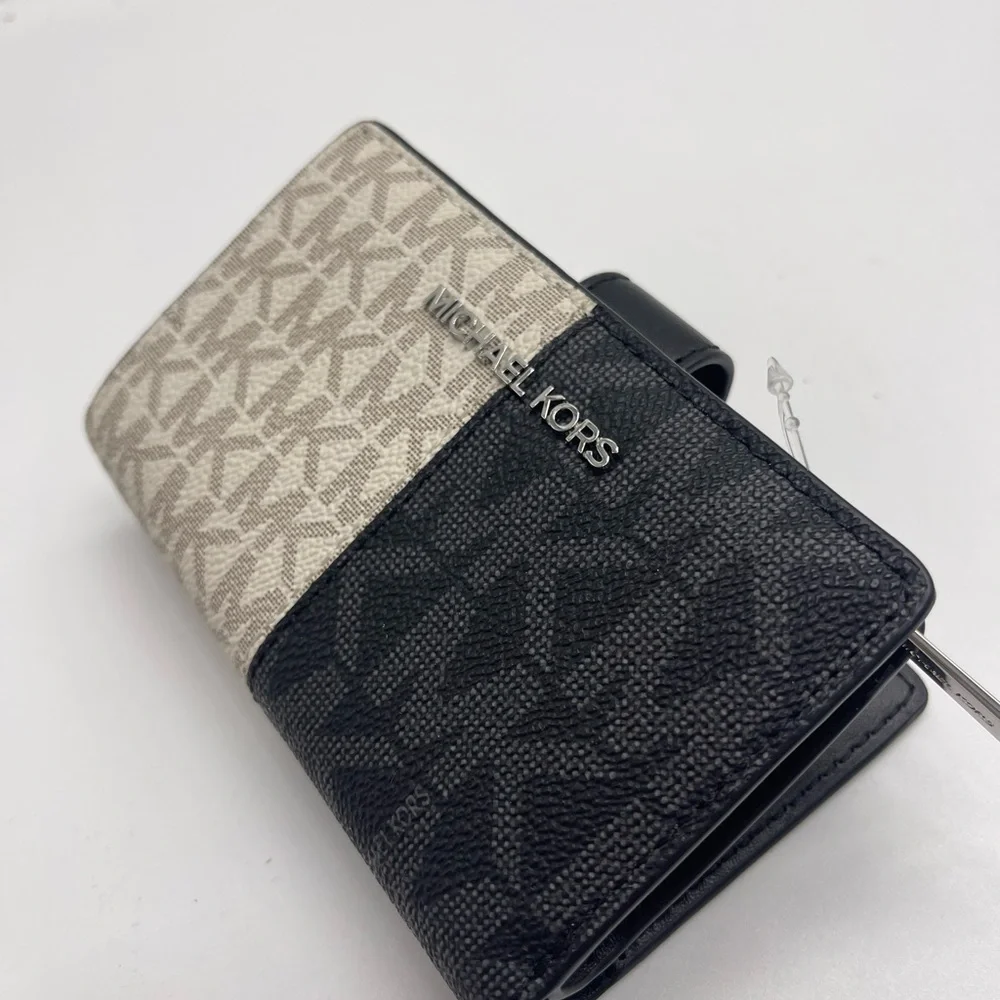 MICHAEL KORS Jet Set Travel Md Bifold Zip Signature Logo Wallet Black Multi NWT